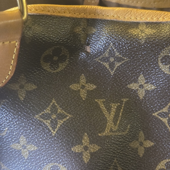 Louis Vuitton Batignolles Shoulder Bag - Picture 6 of 10